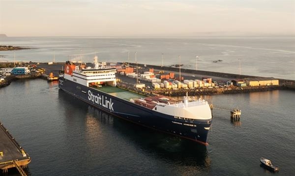 TASMANIAN ACHIEVER II © Strait Link