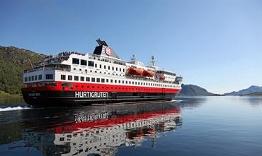 RICHARD WITH © Hurtigruten