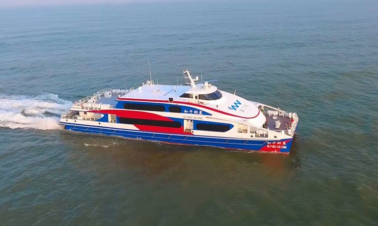 HE PING XIN XING © CoCo Yachts