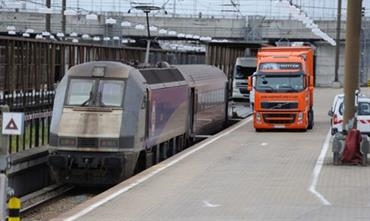 The number of trucks taking the fixed link decreased slightly in 2017 © Getlink The number of trucks taking the fixed link decreased slightly in 2017 © Getlink