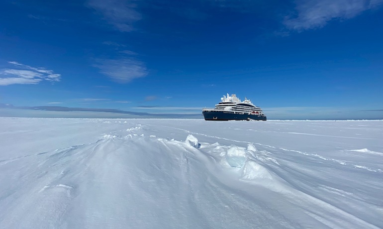 The polar explorer LE COMMANDANT CHARCOT on its way through the ice © PONANT-Nicolas Dubreuil The polar explorer LE COMMANDANT CHARCOT on its way through the ice © PONANT-Nicolas Dubreuil