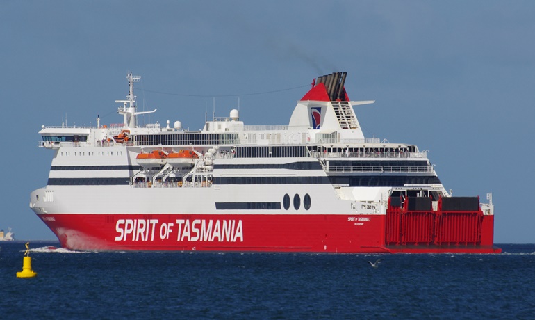 SPIRIT OF TASMANIA I © Dale Crisp