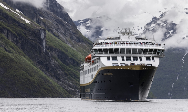 HAVILA CASTOR is the first passenger ship to sail silent and emission-free into a world heritage fjord © Havila Kystruten HAVILA CASTOR is the first passenger ship to sail silent and emission-free into a world heritage fjord © Havila Kystruten