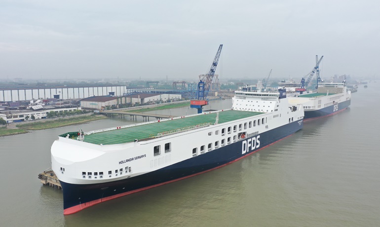 DFDS's three ships on the Gothenburg-Zeebrugge route will be replaced by a 6,695-lanemetre mega freighter built by Jinling. The latest such freighter, HOLLANDIA SEAWAYS, will be introduced between Gothenburg and Ghent this weekend. © DFDS