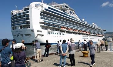 DIAMOND PRINCESS in the port of Otaru, Hokkaido, Japan © Tsuyoshi Ishiyama