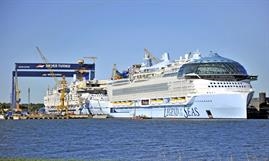 LEGEND OF THE SEAS and HERO OF THE SEAS behind © Jukka Huotari LEGEND OF THE SEAS and HERO OF THE SEAS behind © Jukka Huotari