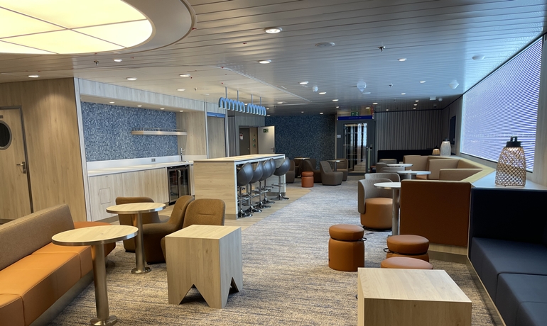 Dormitary pod lounge area - on deck 6 © CMJS Shipyard Dormitary pod lounge area - on deck 6 © CMJS Shipyard
