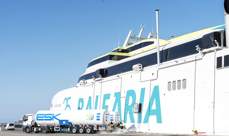 Bunkering of MARGARITA SALAS © Balearia