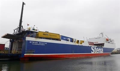 The silhouette of STENA SCOTIA has meanwhile changed following last year's scrubber installation © Frank Lose