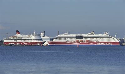 GABRIELLA and VIKING GRACE © Jukka Huotari