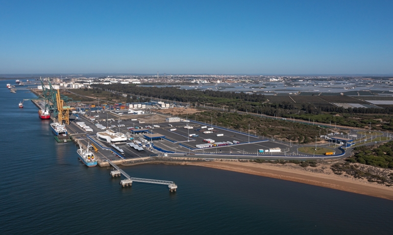The Port of Huelva's new EUR 5 million passenger ferry terminal has entered service (foreground, left). © Port of Huelva